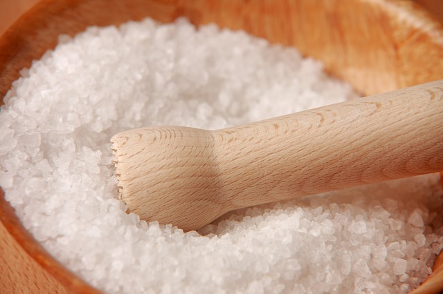 This image has an empty alt attribute; its file name is salt-1884166_640.jpg